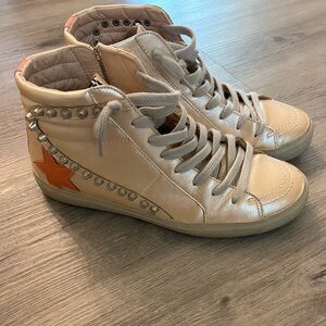 ShuShop Beige High-Top Sneakers with Orange Star